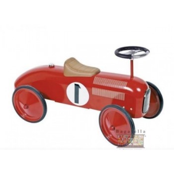 Automobile giocattolo rossa