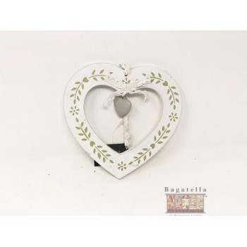 Cuore bianco in legno 16x15 cm